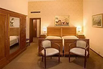 Hotel Grand Plaza & Maggiore 4*